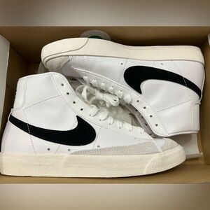 NIKE Blazer Mid ‘77